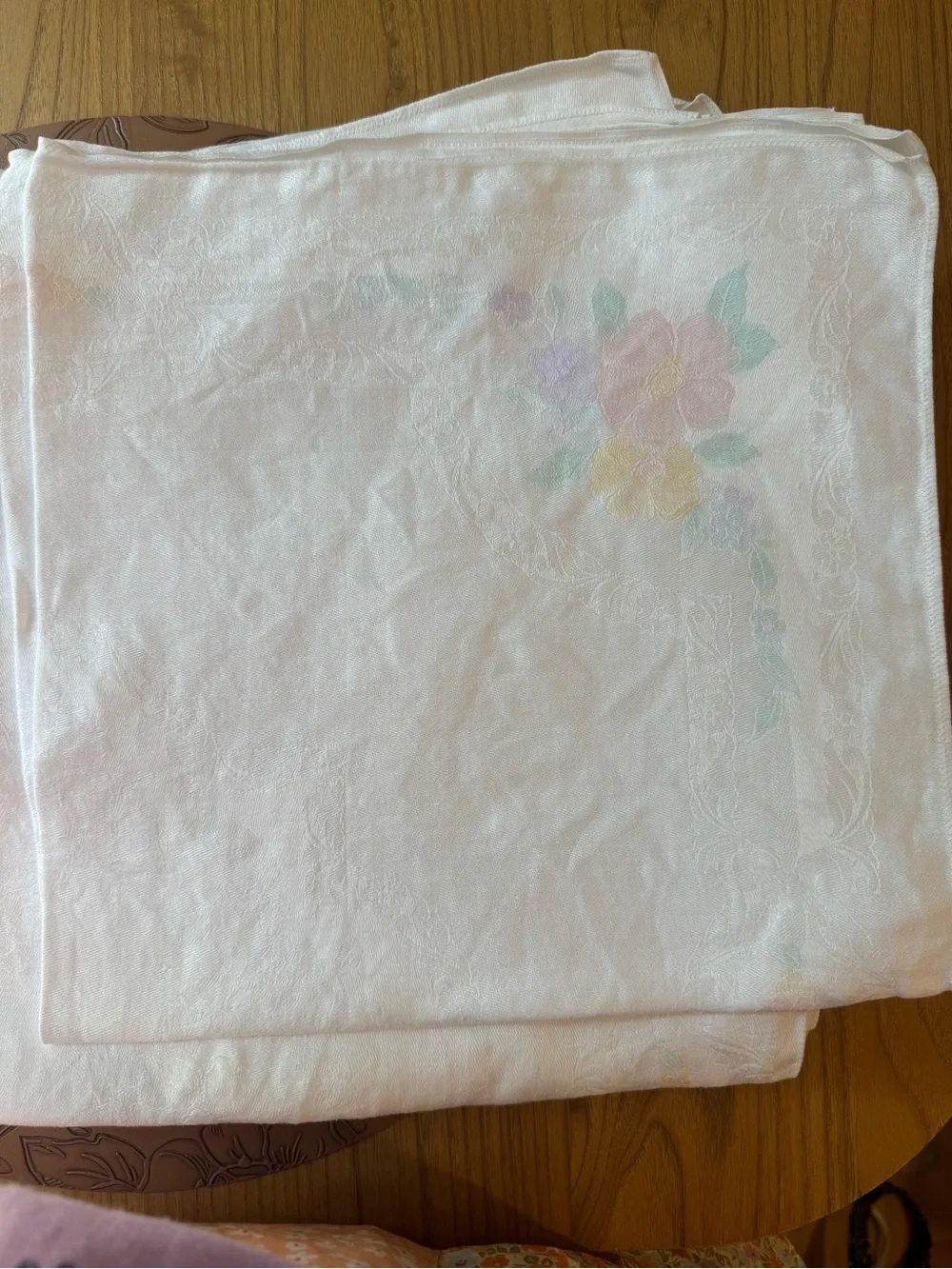 Vintage  set off 4 ~ Irish Linen White   Damask   Napkins